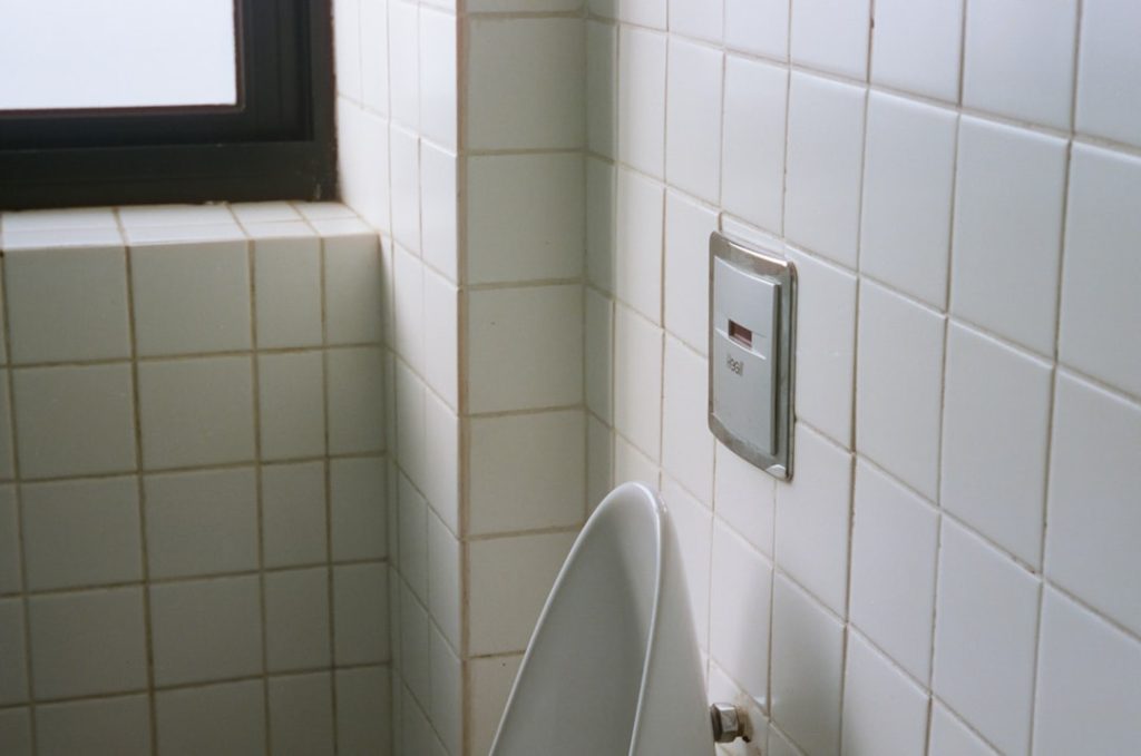 Photo leak detection toilet