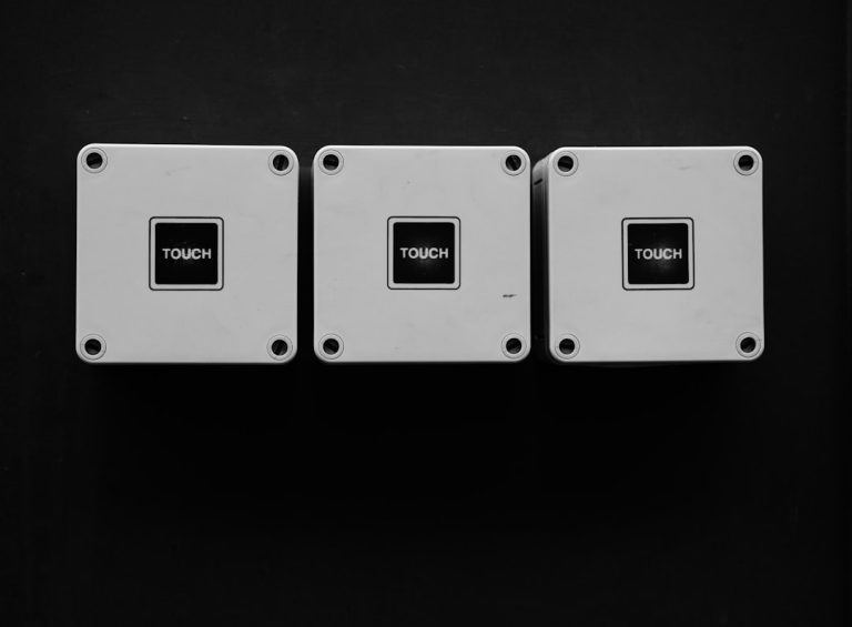 Home 14 Photo Double switch installation