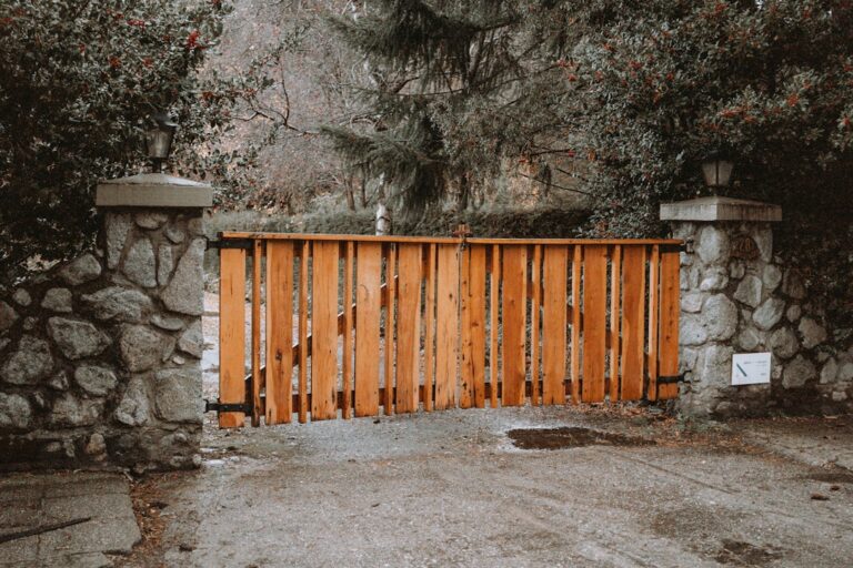 Home 6 Photo Electric gate maintenance